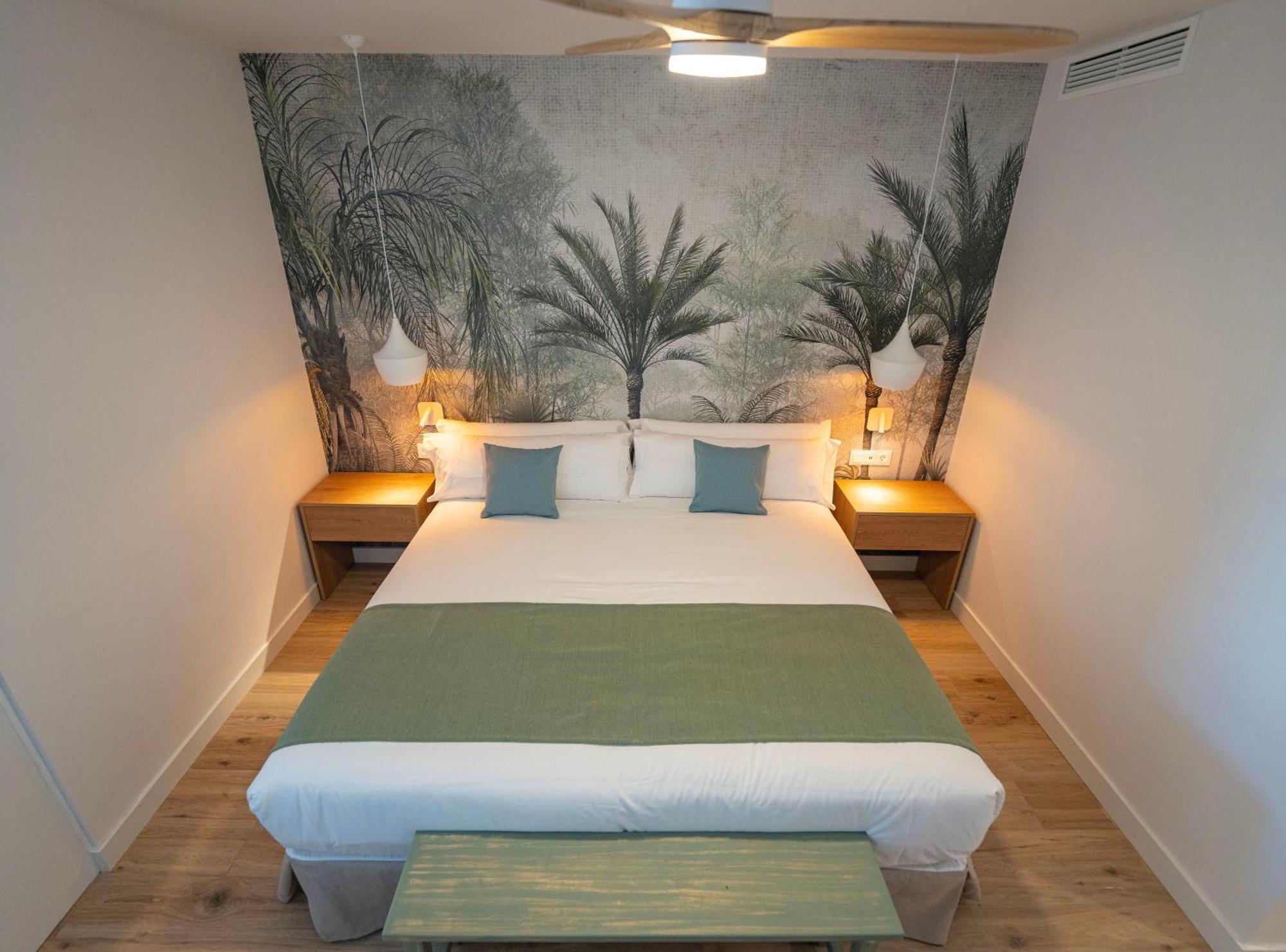 Punta Candor Suites Rota Exterior photo