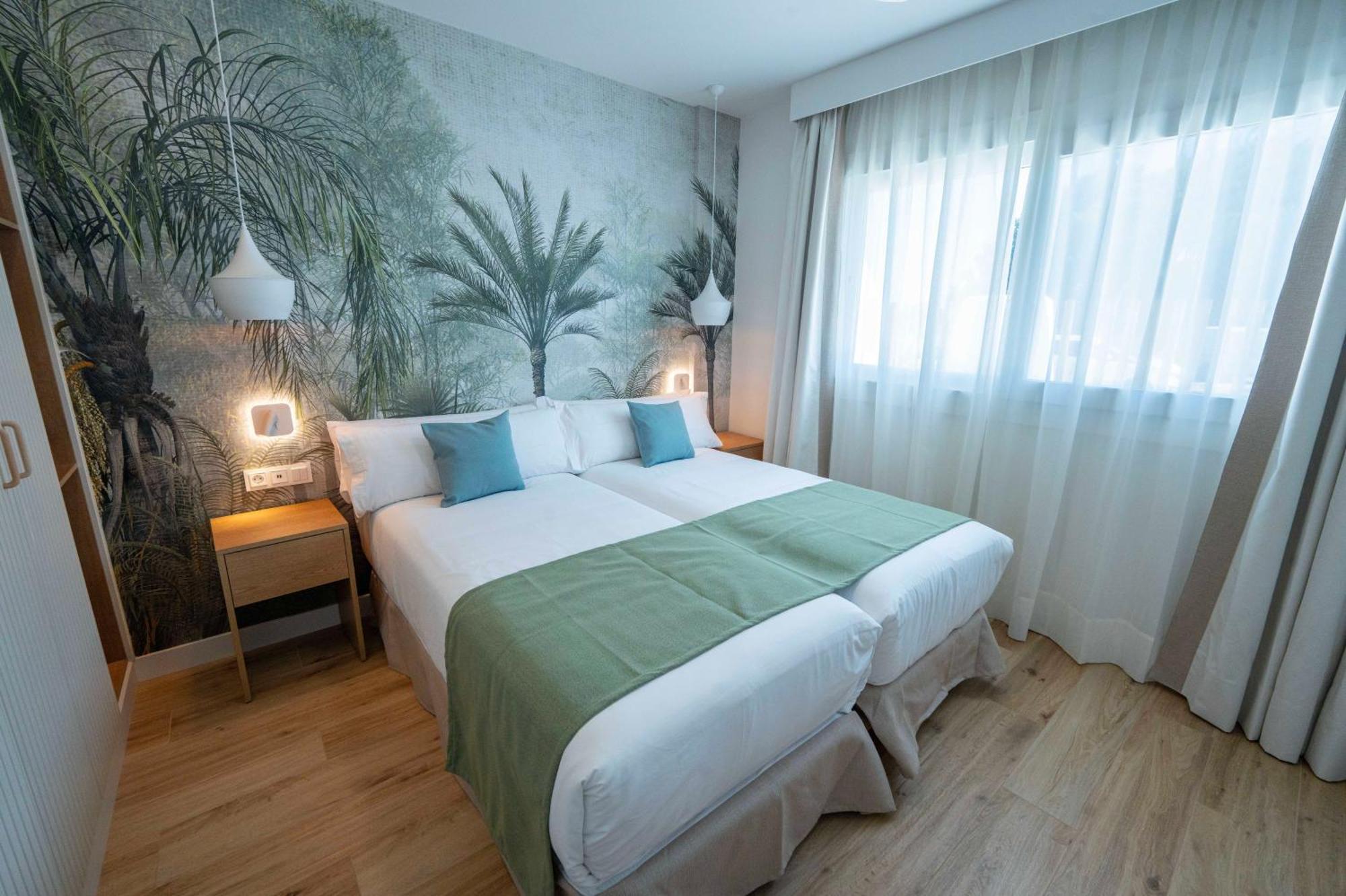 Punta Candor Suites Rota Exterior photo