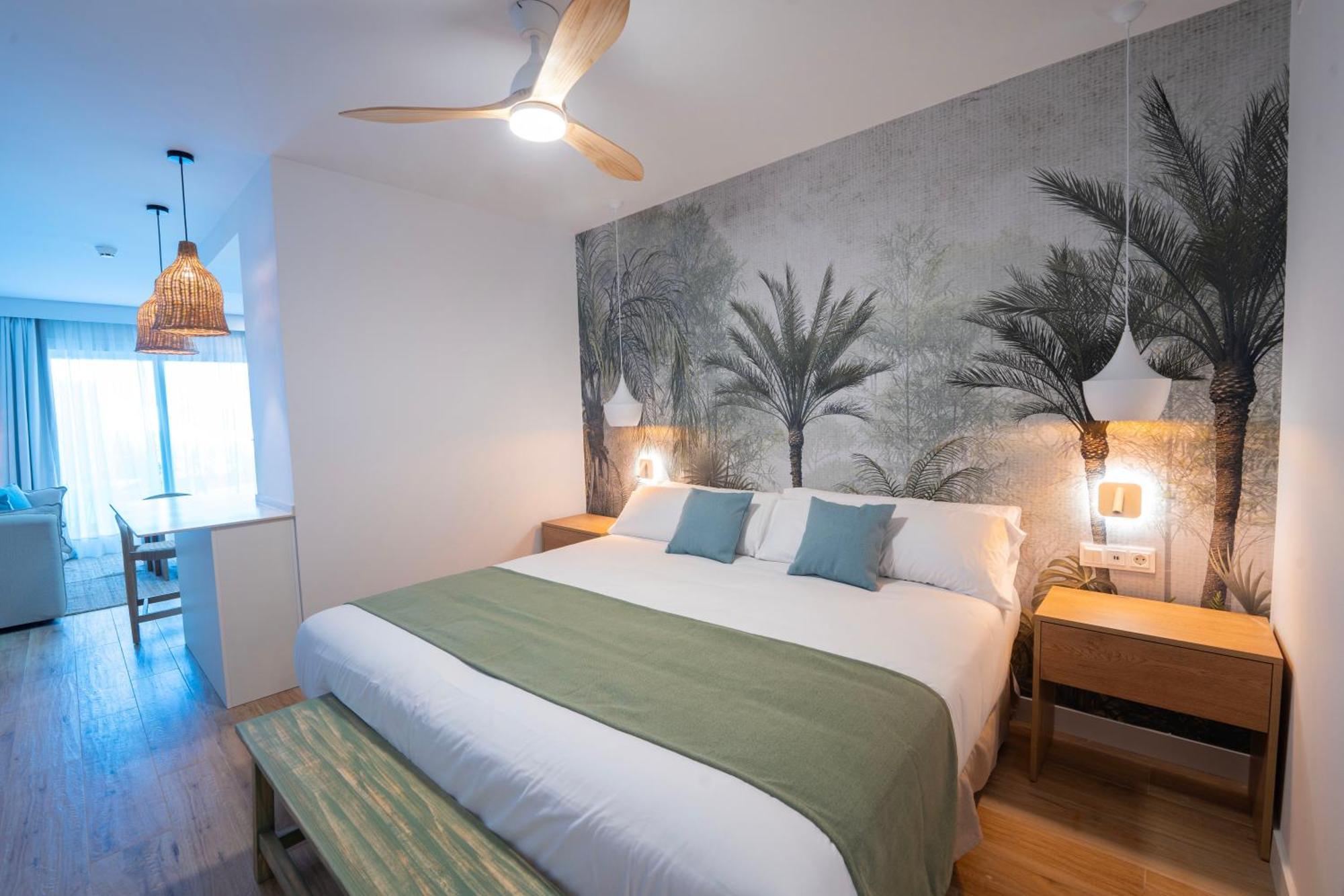Punta Candor Suites Rota Exterior photo